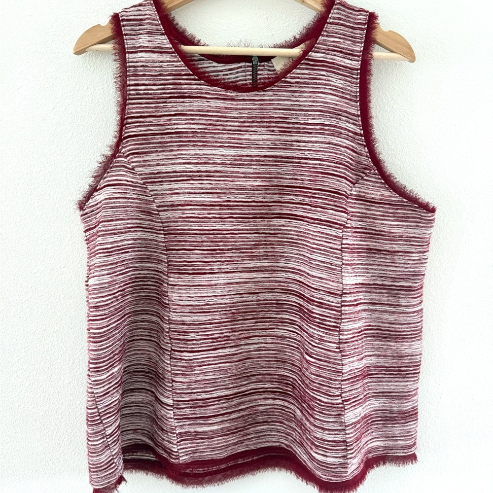 Women's Red Striped Texyured Sleeveless Top - Picture 2 of 4